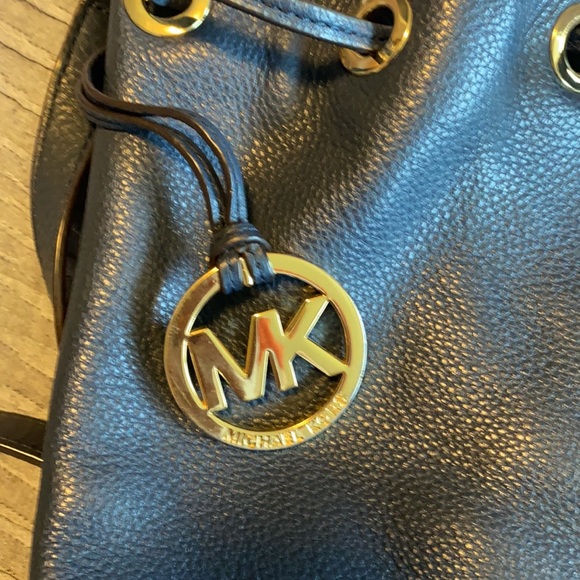 Michael Kors Bucket Bag - Picture 4 of 4
